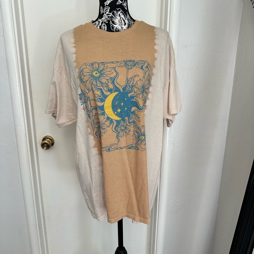 Graphic tee